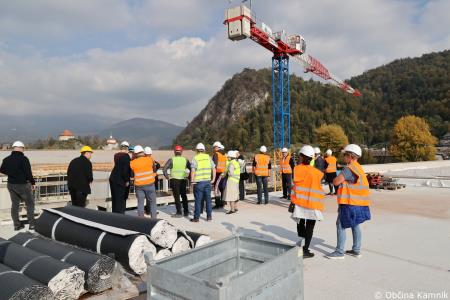 Ogled gradbišča nove Osnovne šole Frana Albrehta in seznanitev s potekom del občinskih svetnikov (27)